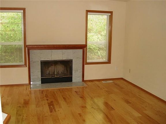 5th image of 170 Highland Dr