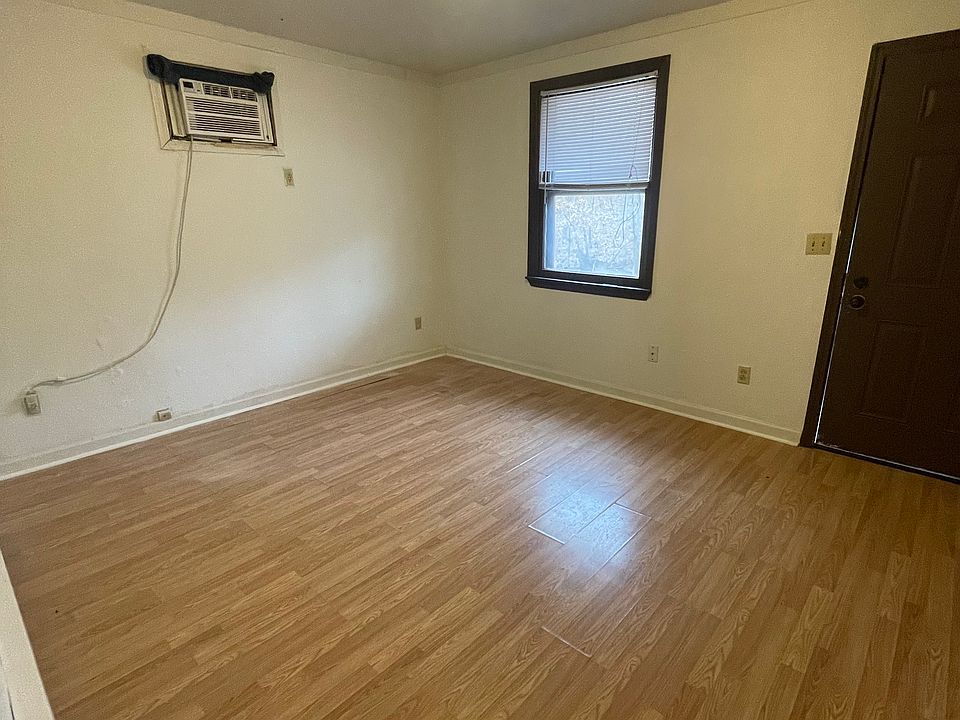 2nd image of 1113 Hidden Valley Dr #2