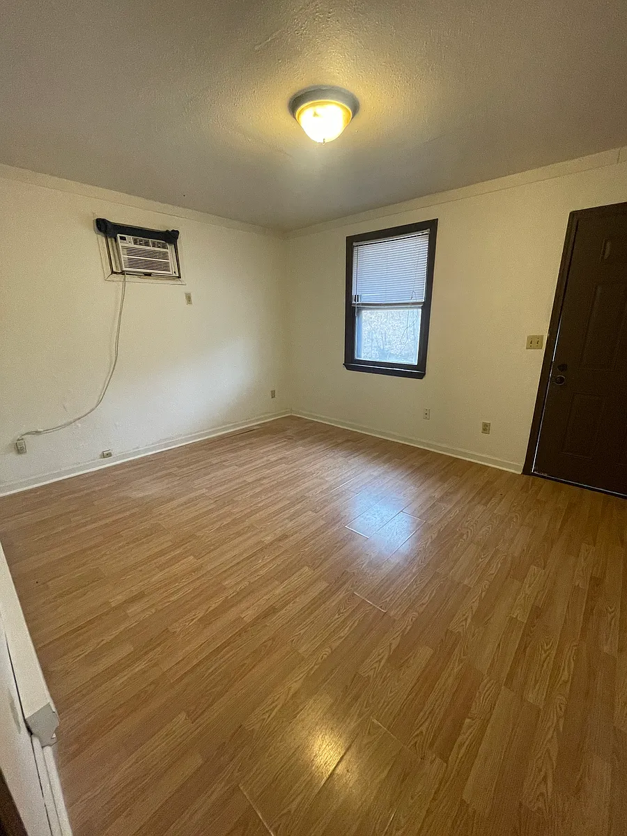 Building Photo - 1113 Hidden Valley Dr #2