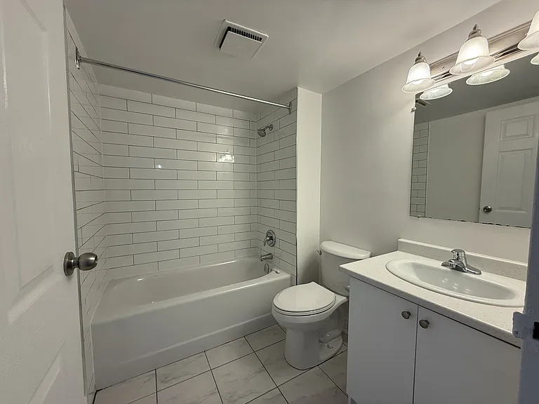 1260 Marlborough Ct — Photo 13