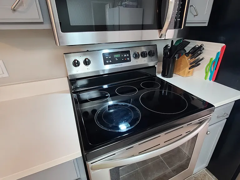 940 W Red Oaks Dr #2 — Photo 16