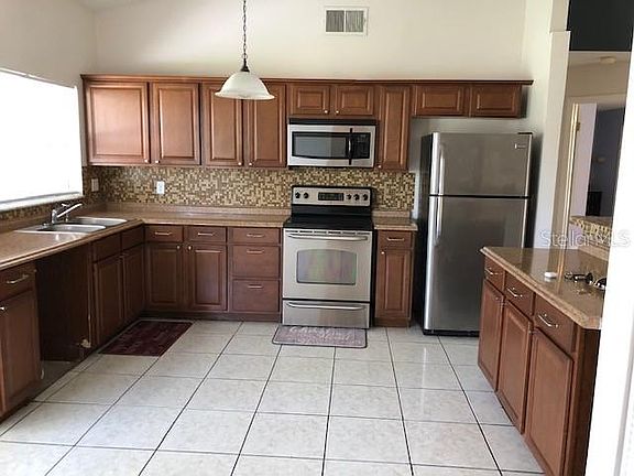 2nd image of 2721 Saffron Dr