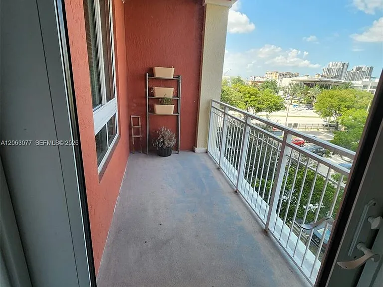 7355 SW 89th St #425N — Photo 1
