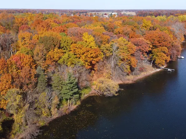 10313 S 27th St, Vicksburg, MI 49097