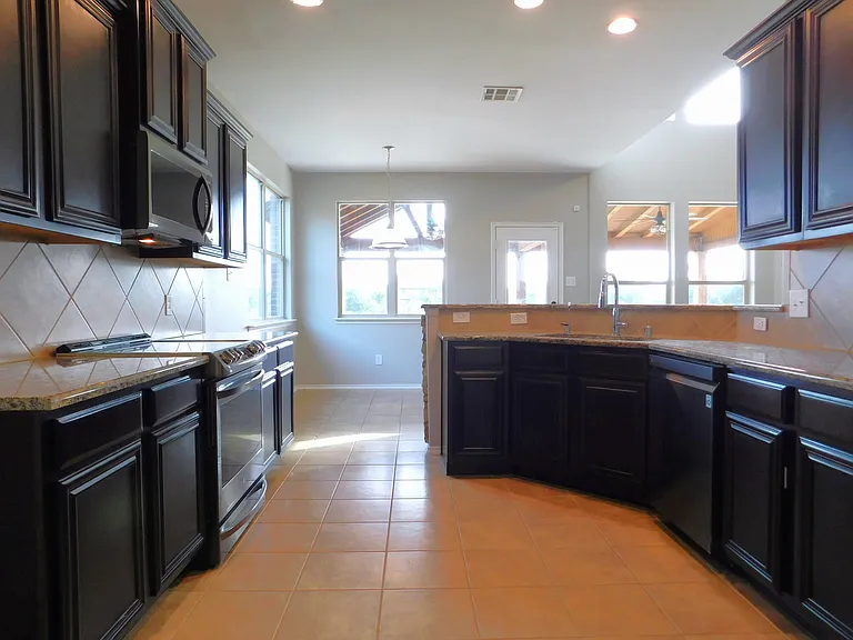 14904 Riverside Dr — Photo 11