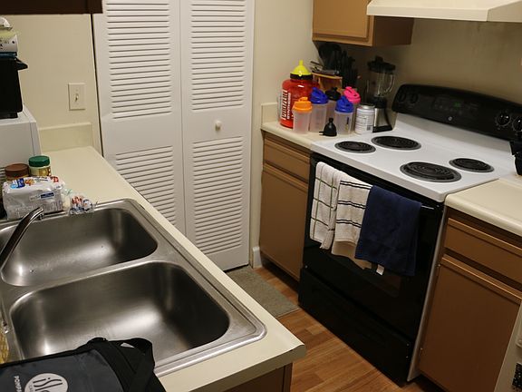 4th image of 1249 SW 46th Ave APT 1414