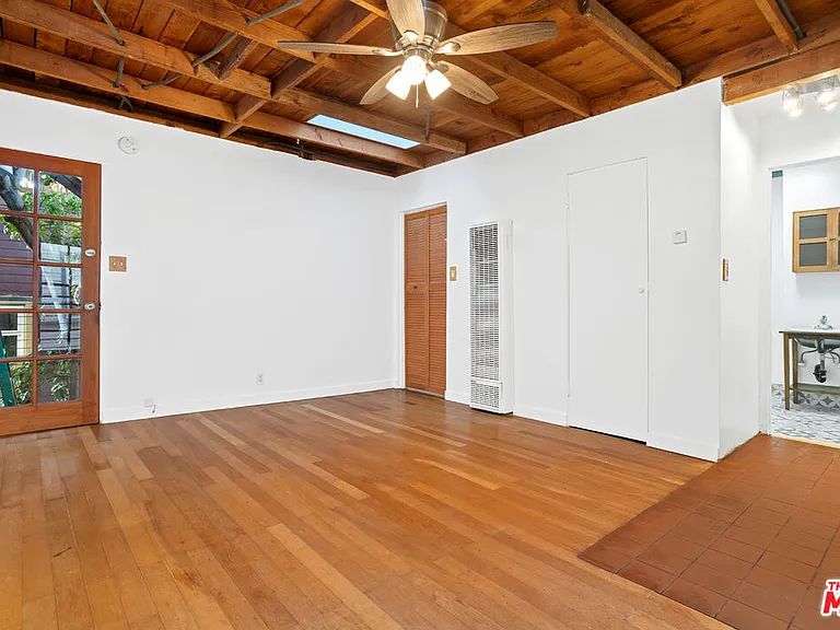 24 Westminster Ave #4 — Photo 4
