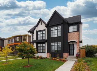 2811 E 25a St SW, Calgary, AB T3E 1Z5