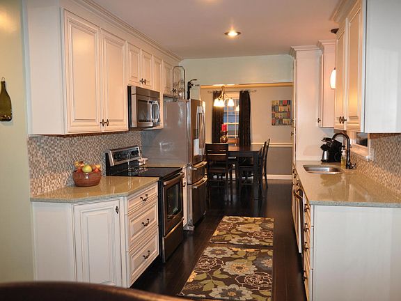 4th image of 1912 Pelham Dr