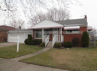 7573 Sterling St, Center Line, MI 48015