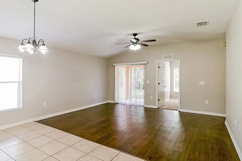 4 bed, 2.0 bath, 2204 sqft, $1,945 — Photo 4