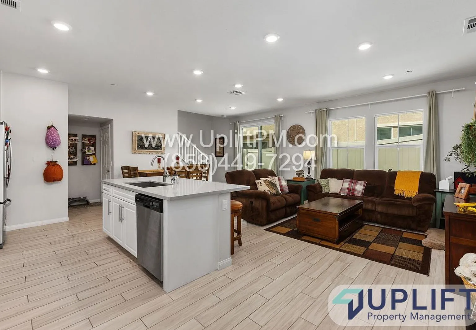 3 bed, 2.5 bath, 1679 sqft, $3,995 — Photo 3