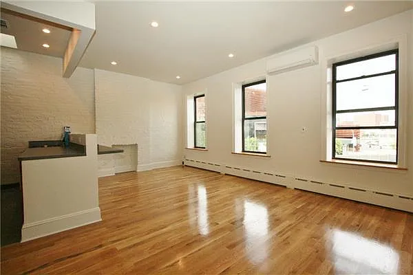 Rented by R New York | media 18