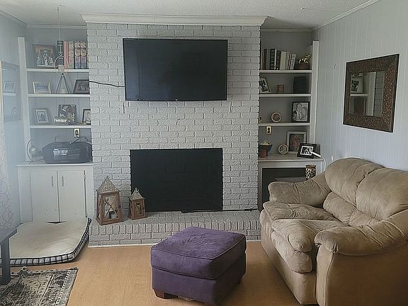 4th image of 824 Beverly Dr