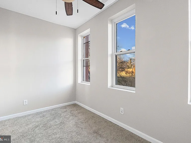 2532 Druid Hill Ave — Photo 15