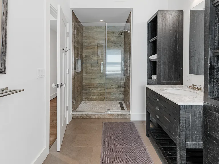 75 Tyrone Dr — Photo 15