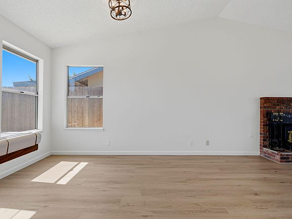 4th image of 2269 Fernwood Drive