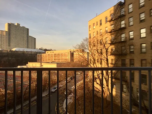 Rented by Sovereign Associates | media 17