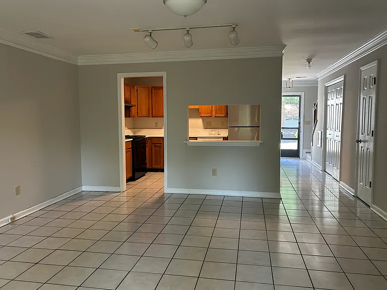 685 Coventry Township Ln — Photo 4