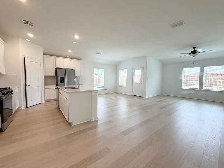 2608 Glacier Rd — Photo 10