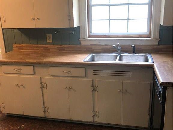 4th image of 906 Moisant St