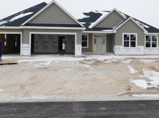 1012 Candleberry Ln, Grafton, WI 53024