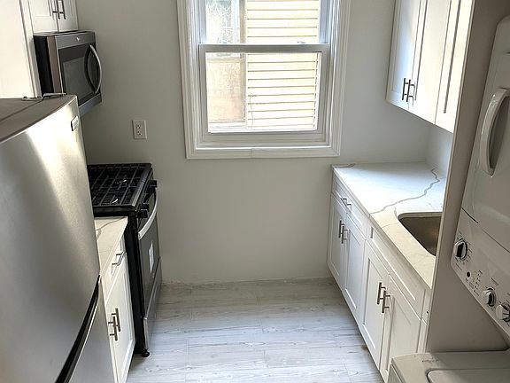 3rd image of 4610 Surf Ave #1