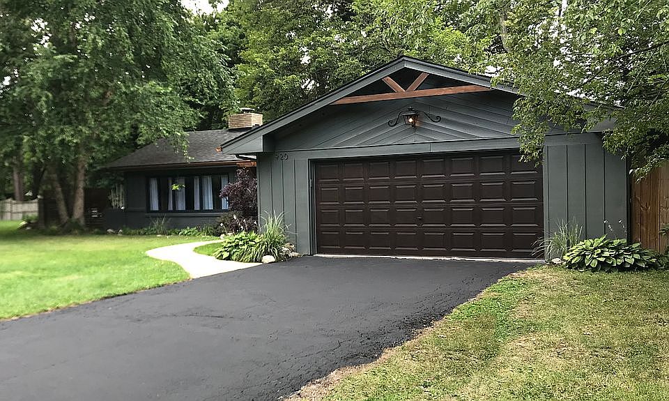 1st image of 920 Coolidge Pl