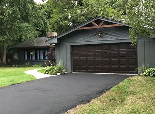 920 Coolidge Pl, Rockford, IL 61107