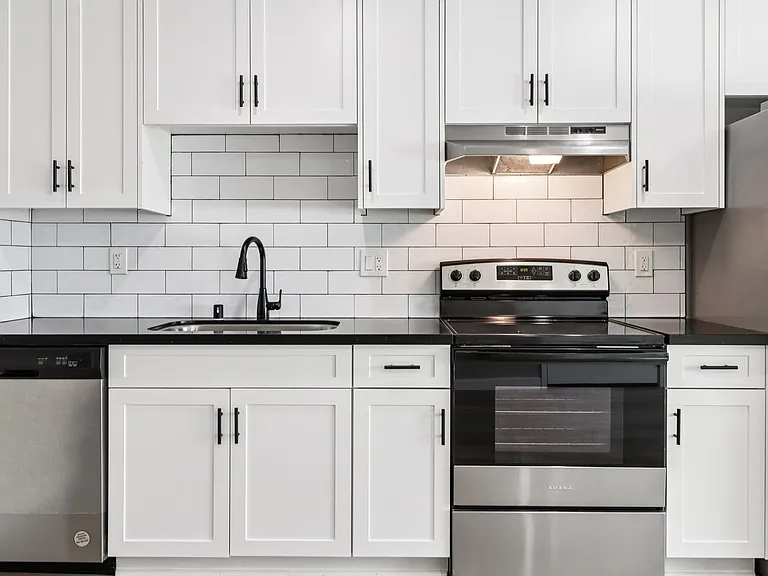 Duplet at Hillcrest | Modern Studio, 1 & 3 Bedroom Apartments — Photo 69