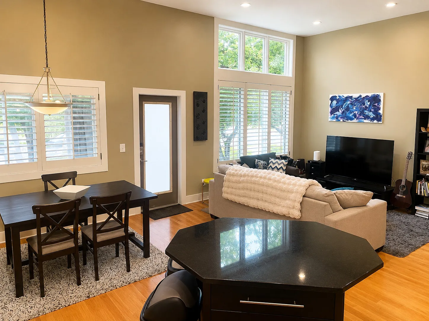 3 bed, 1725 sqft, $3,395 — Photo 2