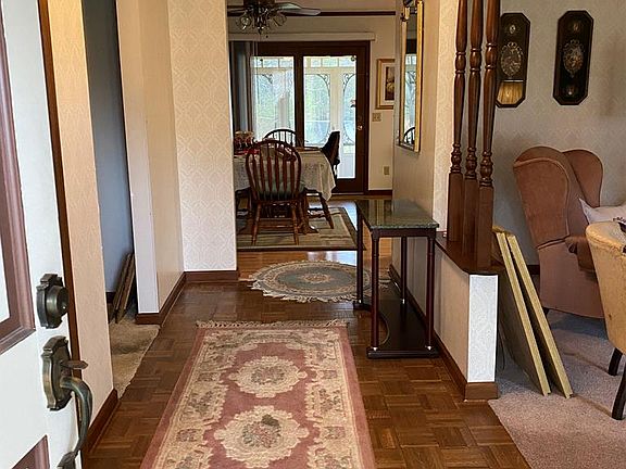 3rd image of 460 Julia Dr