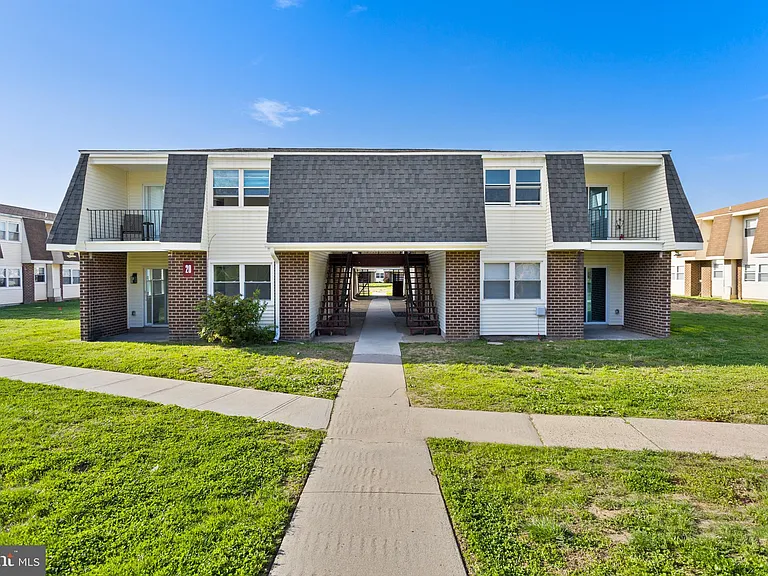 20-1 Florence Tollgate Pl #1 — Photo 2