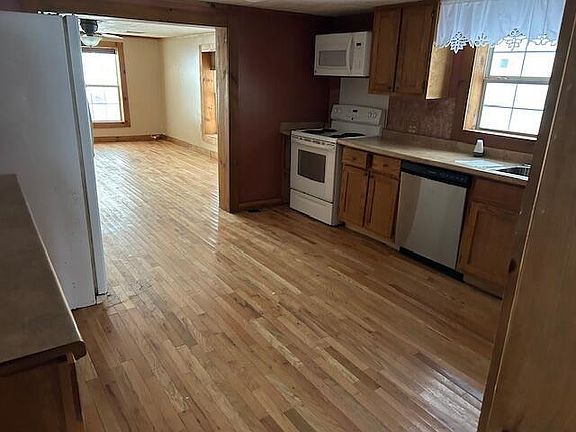 3rd image of 112 Carter Brock Rd