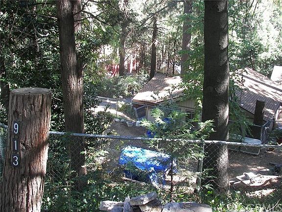 3rd image of 913 Deer Trl