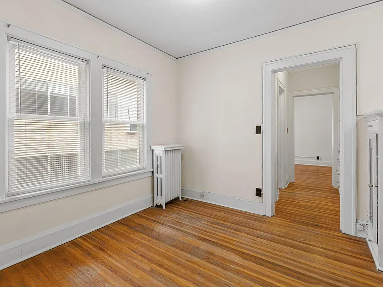 Emmerson Terrace Apartments — Photo 7