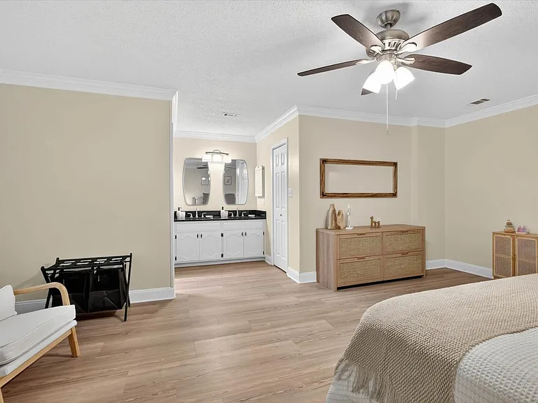 3520 Clifden Dr — Photo 12