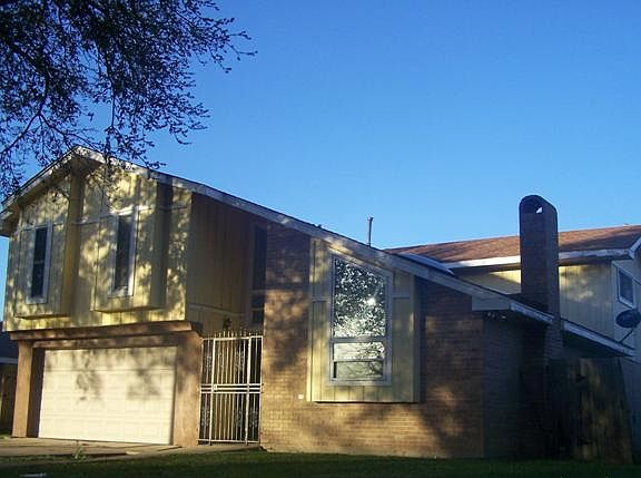 4th image of 7211 Bullard Ave