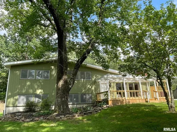 5 Hillcrest Dr, Carbondale, IL 62901