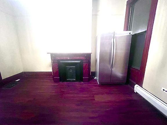 3rd image of 19 Romaine Ave