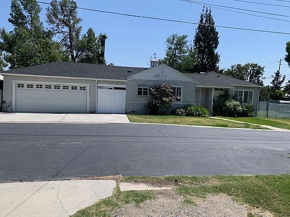 4th image of 18772 Barry Ln
