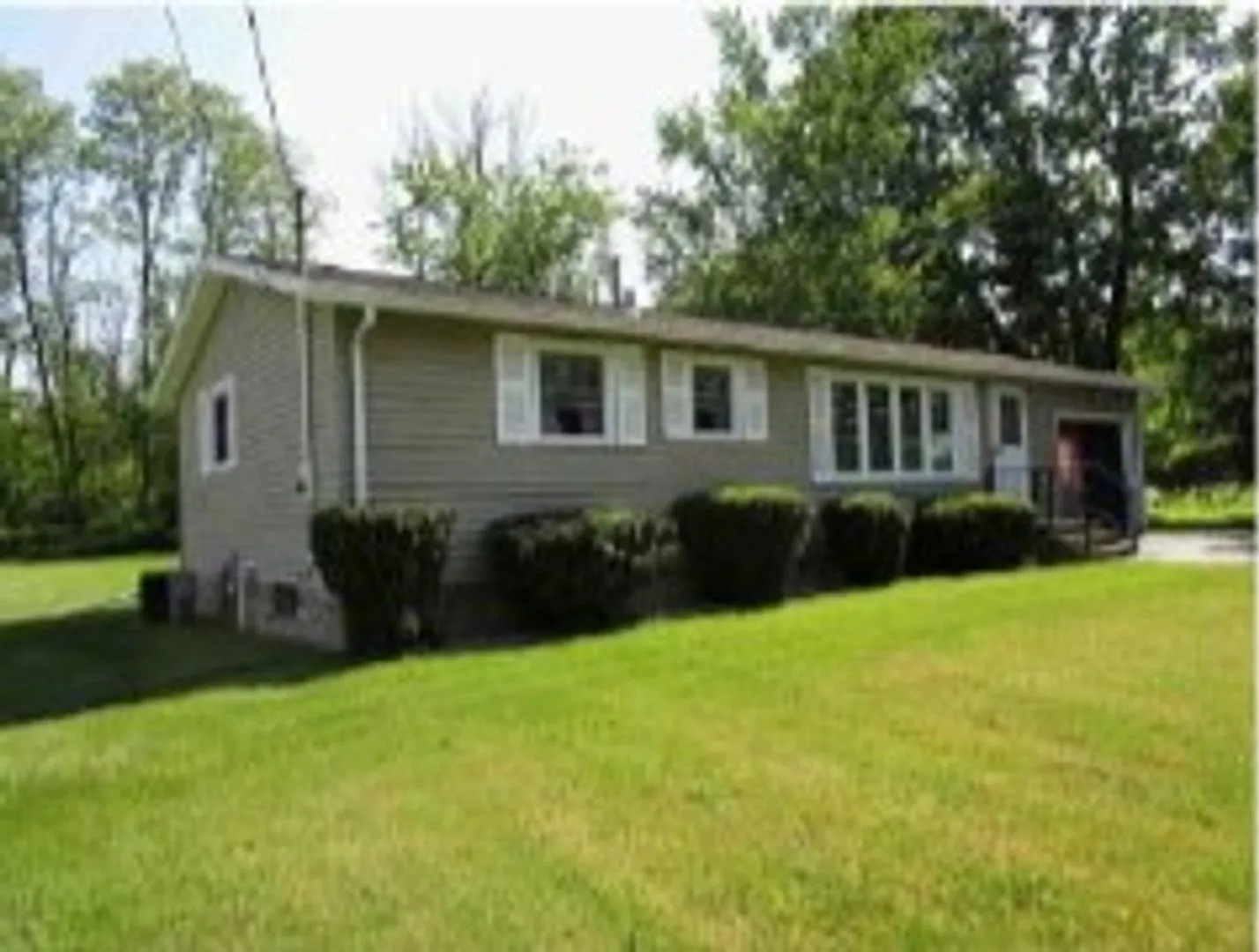 Ranch Home for Rent in Cicero — Photo 4