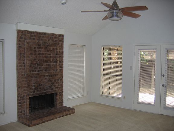 5th image of 10702 Tall Oak Dr