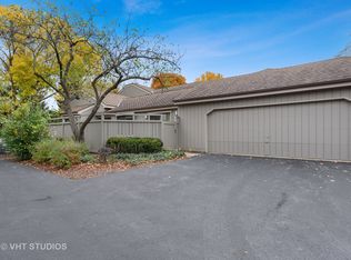 1301 Oak Hill Rd, Barrington, IL 60010