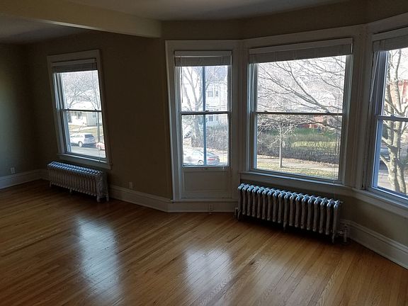 5th image of 3272-74 N Hackett Ave