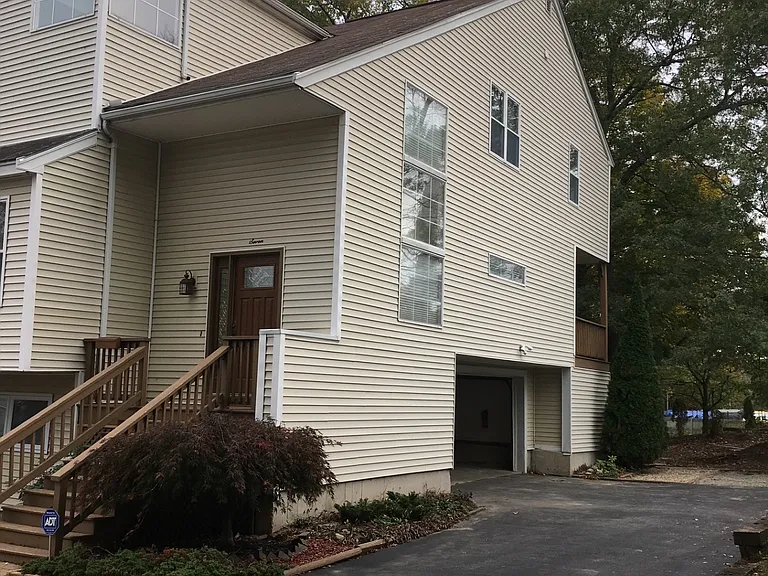 7 Winneconnett Rd — Photo 3