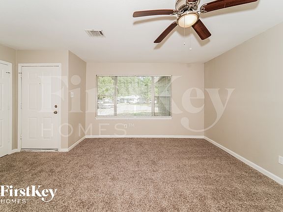 5th image of 710 Canary Cir