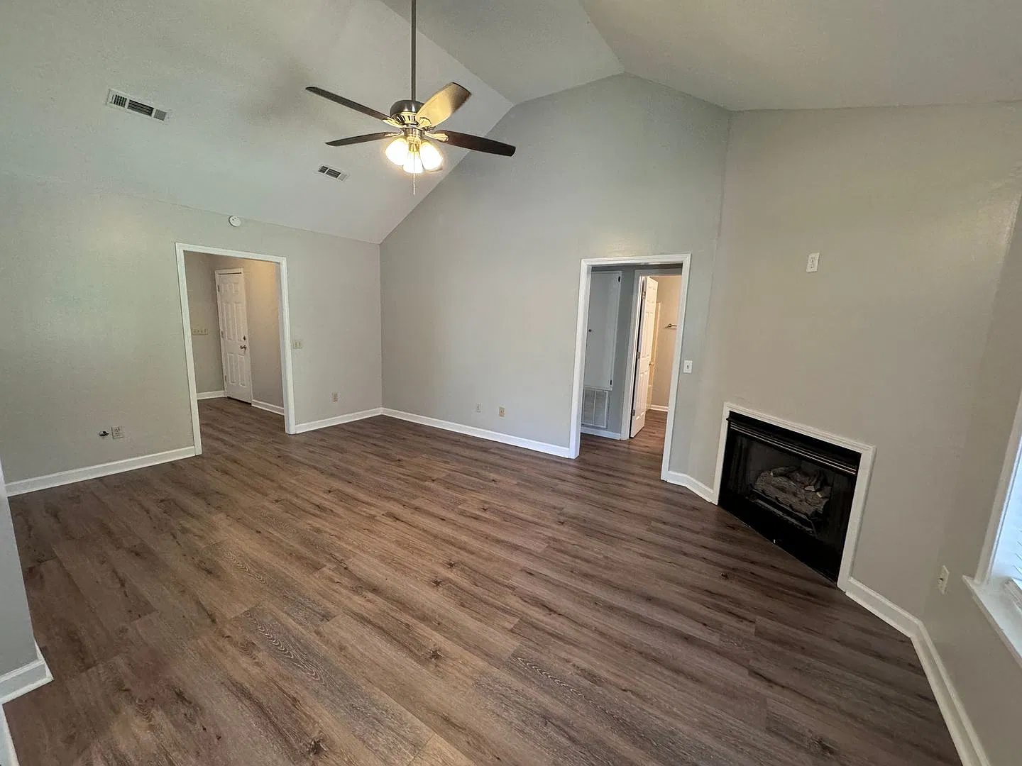 1000 Creekside Place — Photo 3