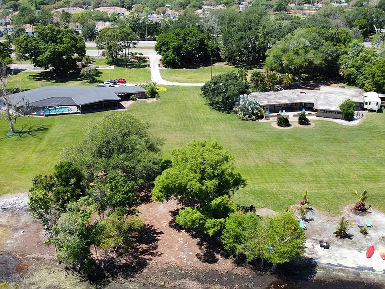 1507 S John Young Pkwy — Photo 32