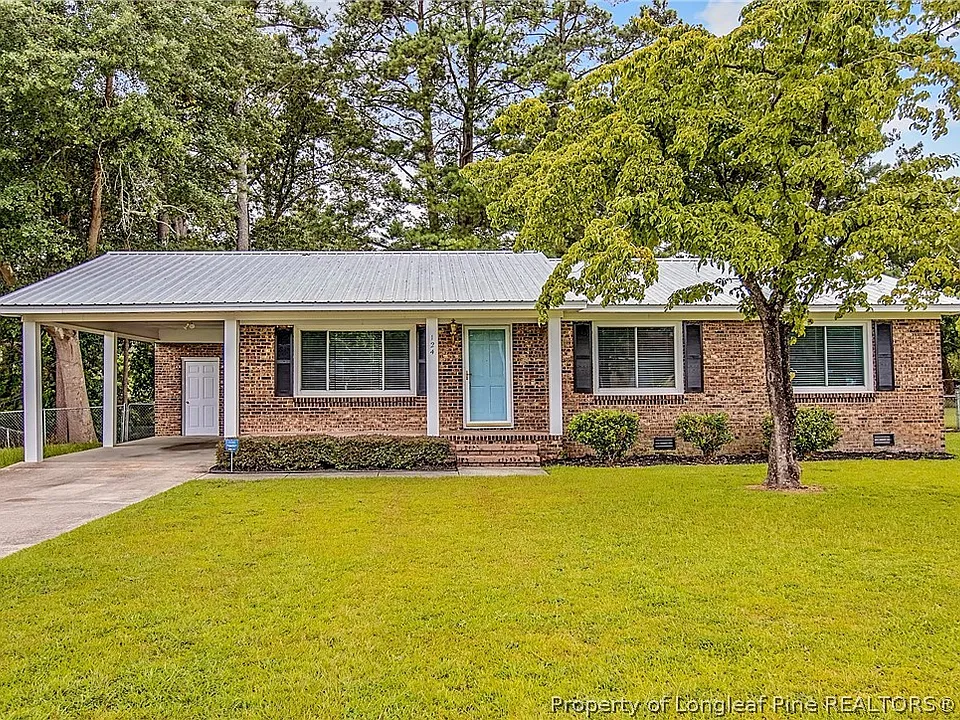 124 Golf Dr